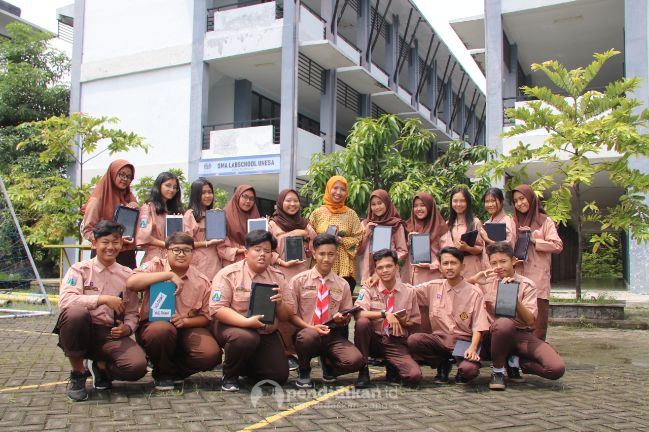 Tinggalkan Cara Konvensional, SMA Labschool UNESA Menjadi Sekolah Masa Depan di Era Digital