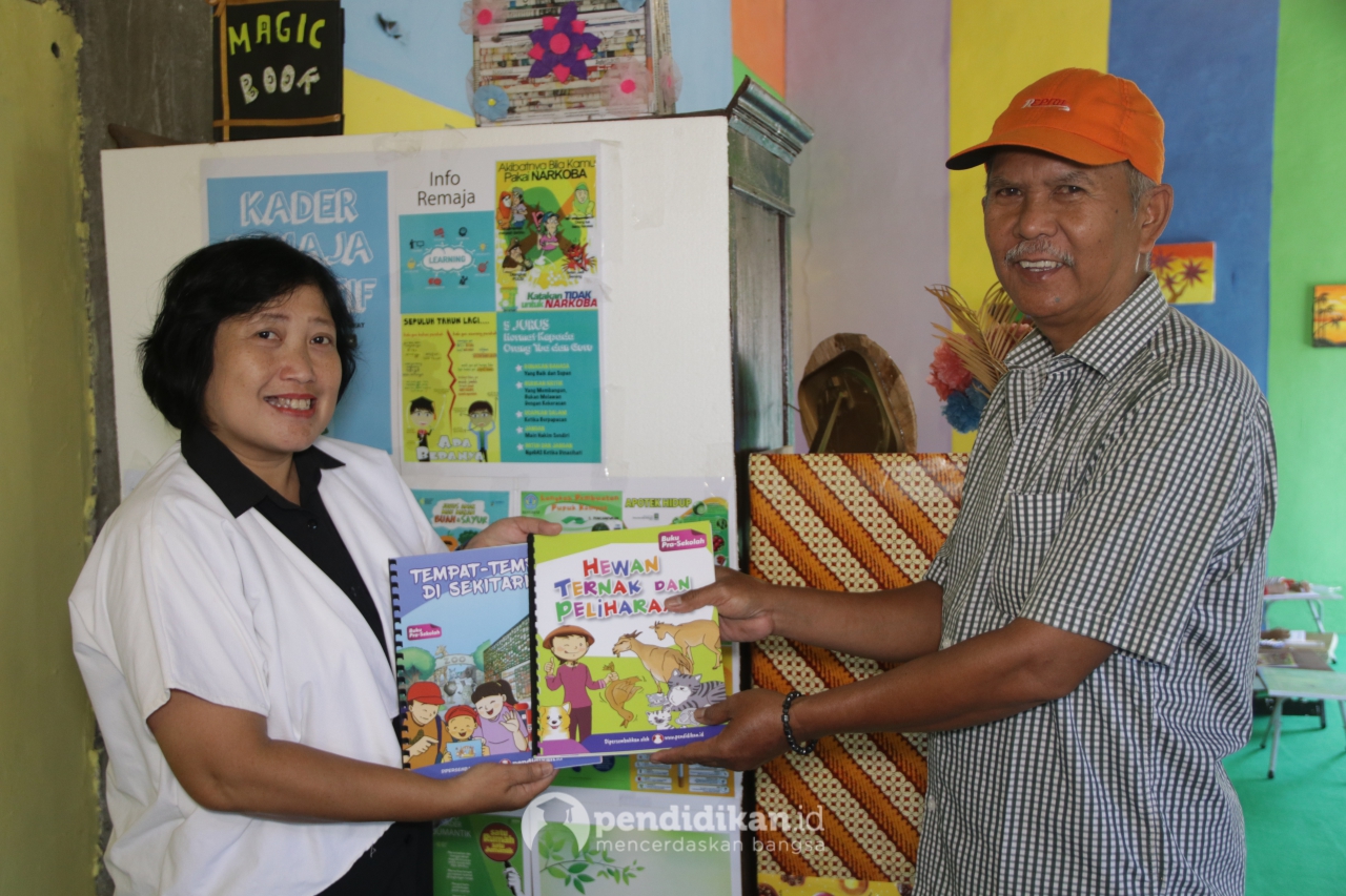 Taman Baca Pelangi dan Komik Pendidikan, Bukti Perjuangan Literasi Warga Kelurahan Bulak Surabaya