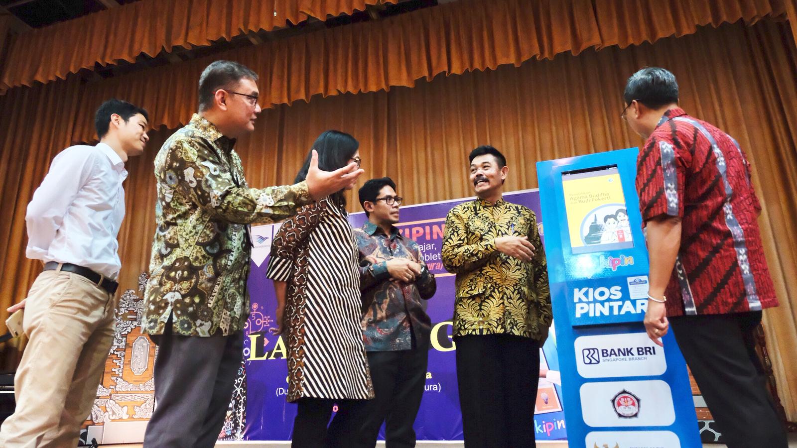 KBRI Singapura Dukung Digitalisasi Pendidikan dengan Meresmikan Pemanfaatan Teknologi Edukasi KIPIN ATM di Sekolah Indonesia Singapura