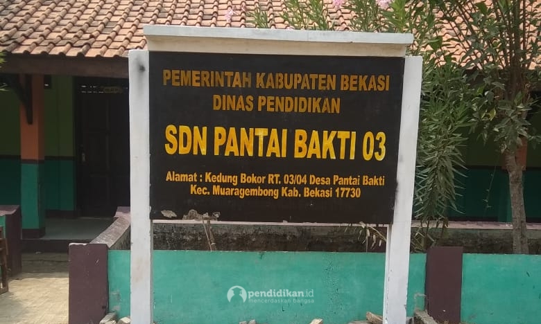 Pojok Baca SDN Pantai Bakti 03 Bekasi, Tingkatkan Literasi Siswa Melalui Komik Pendidikan
