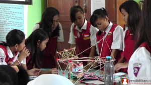 mengasah kecerdasan visual spasial anak