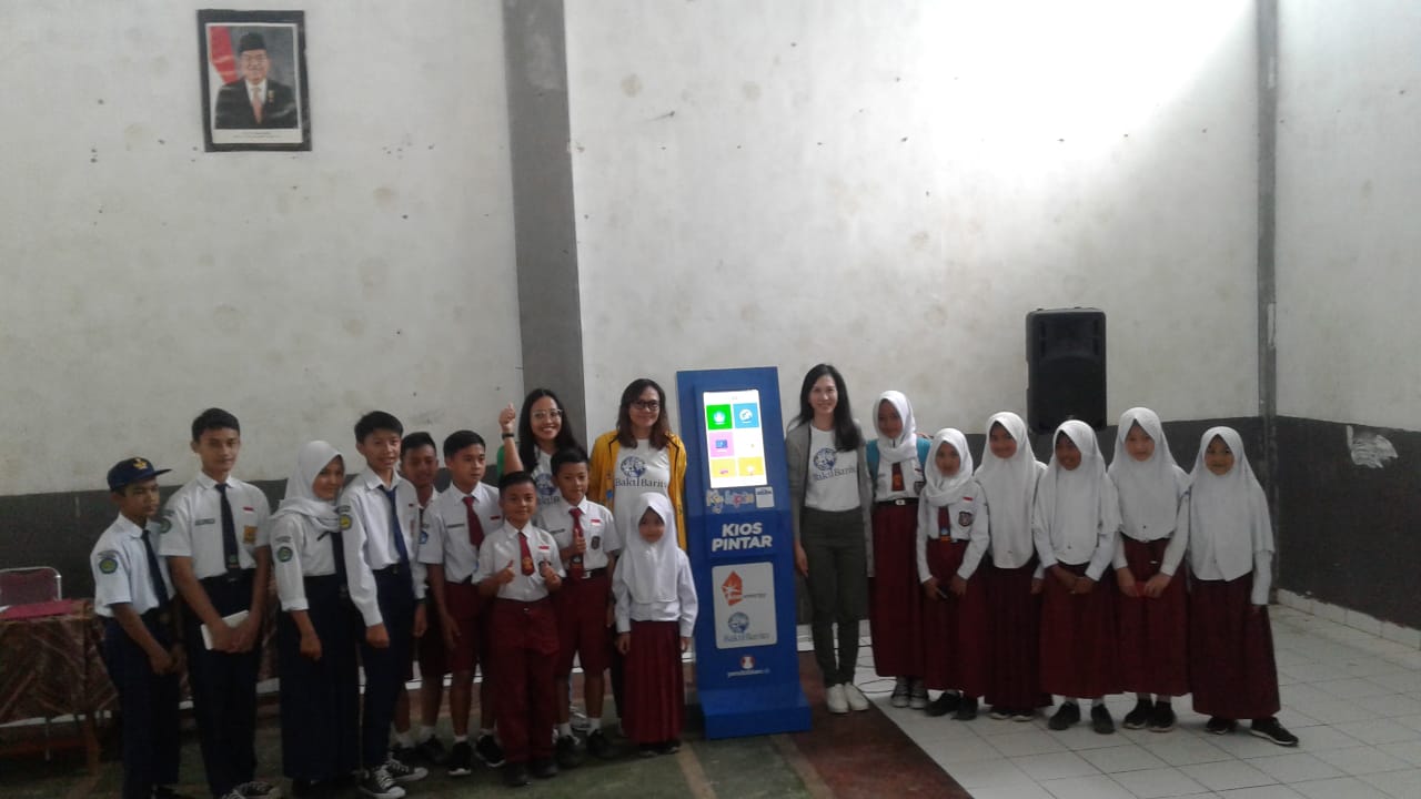 KIPIN Mempermudah Siswa Sekolah Cinta Kasih Bandung untuk Peroleh Materi Belajar